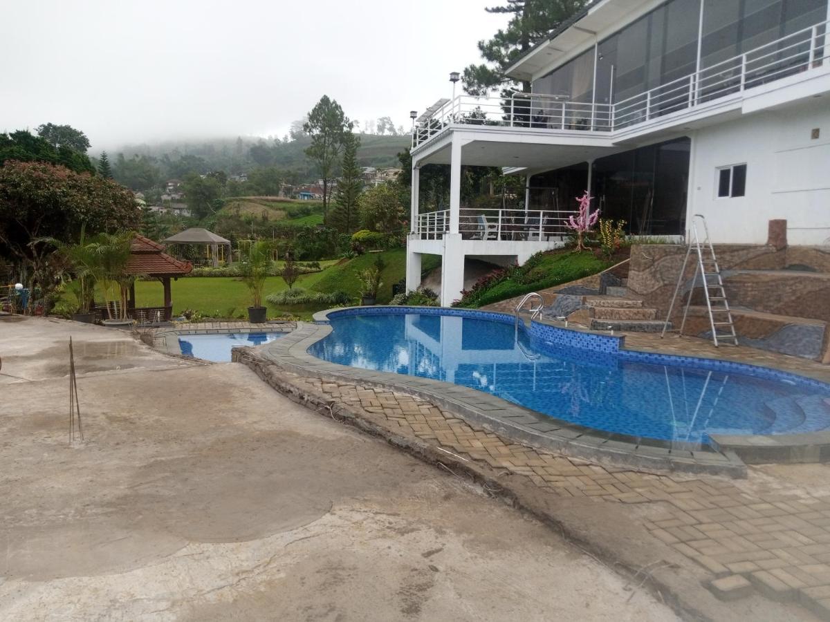 Villa Kaca 88 Cianjur Esterno foto