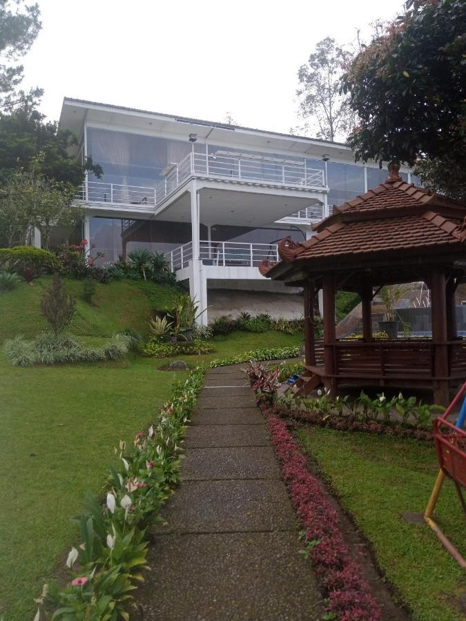 Villa Kaca 88 Cianjur Esterno foto