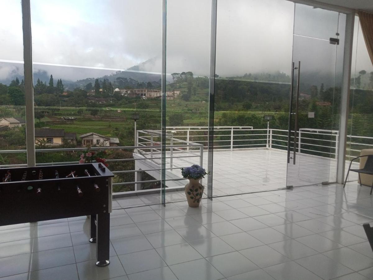 Villa Kaca 88 Cianjur Esterno foto